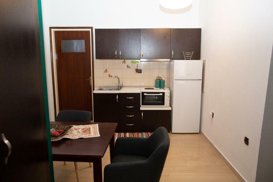 Cosy Downtown Studio - Suite Komotini Exterior foto